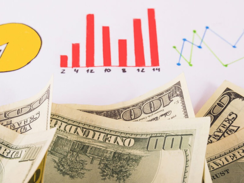 Người chơi đặt cược vào cửa Banker trong Baccarat